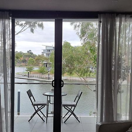 Marina View Apartment On The Maribyrnong River, Melbourne Exterior foto